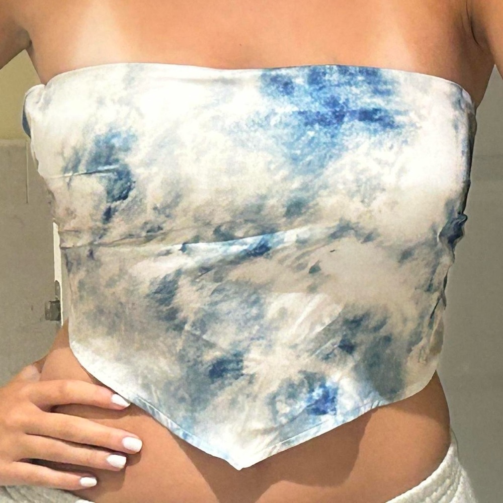 Elegant Blue Tie-Dye Women's Crop Top